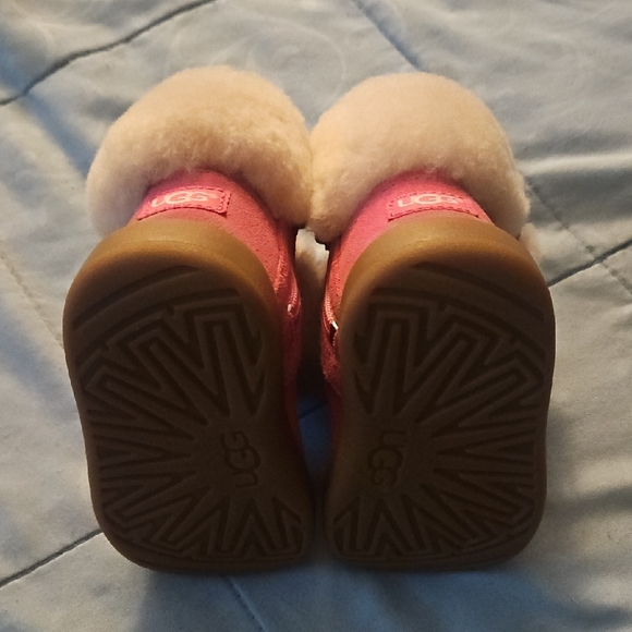 UGG Pink and Cream Kids Boots - Picture 3 of 7